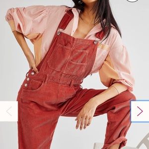Free People Ziggy Cord Overalls NWT medium ! Adjustable straps !